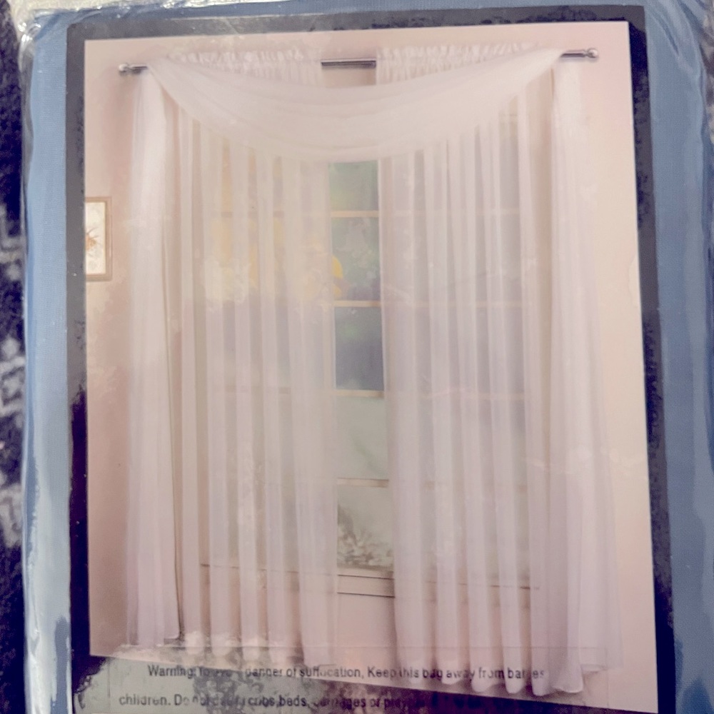 Window scarves in Slate color.  1 per pack.  59 in X 144 in. Style- Monte Carlo